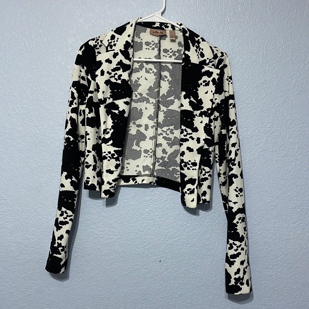 Size- M.  Brand- Willow and Root.  Color- Black and White/ Cowprint
